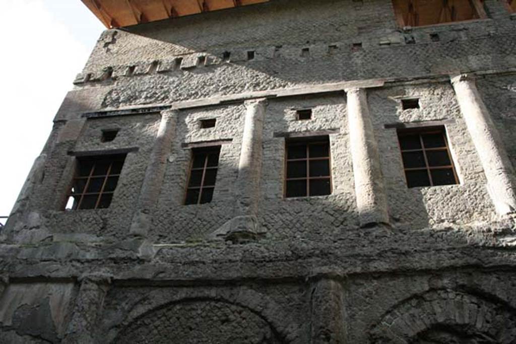 Ins. Or. 1. 2, Herculaneum. February 2007. Looking towards exterior easterly wall of middle floor.
Photo courtesy of Nicolas Monteix.